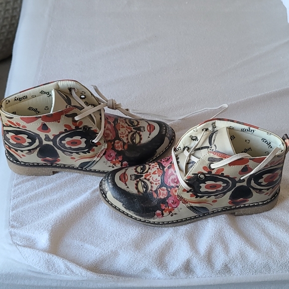 Goby Made in Turkey Shoes Size 8 - Picture 3 of 5